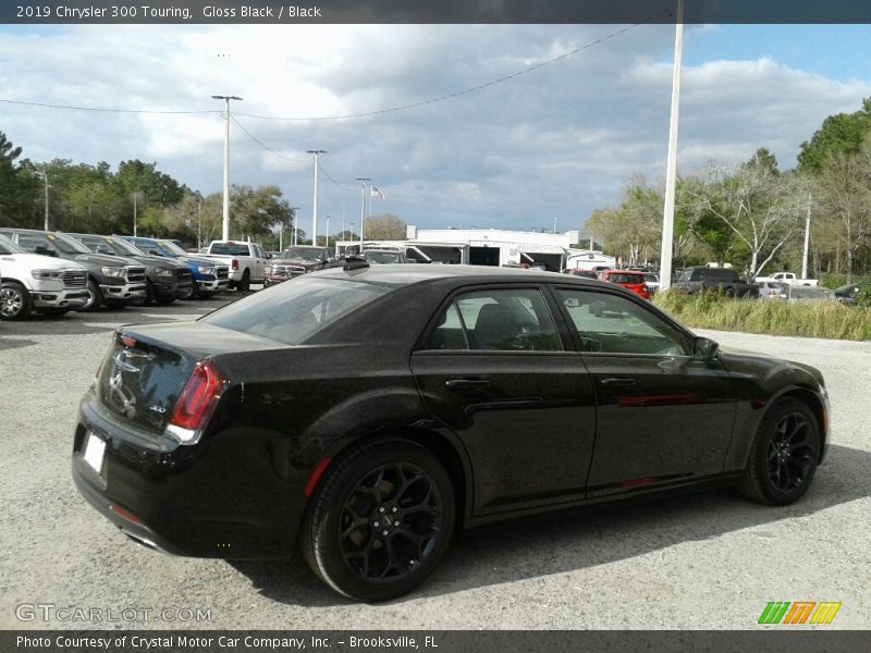 Gloss Black / Black 2019 Chrysler 300 Touring