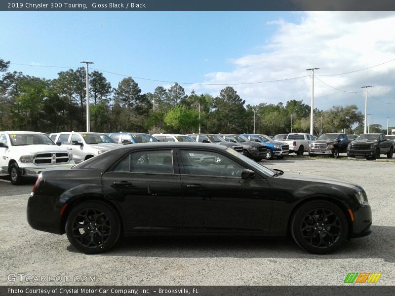 Gloss Black / Black 2019 Chrysler 300 Touring