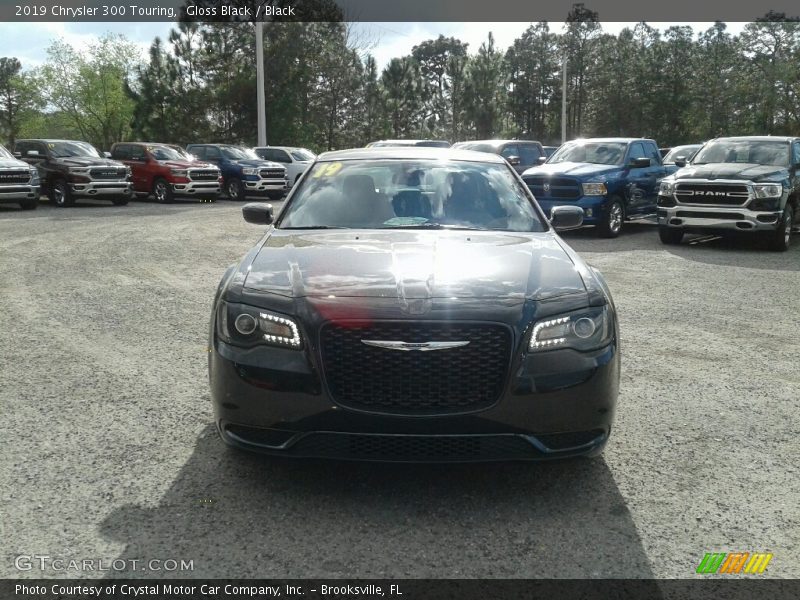Gloss Black / Black 2019 Chrysler 300 Touring
