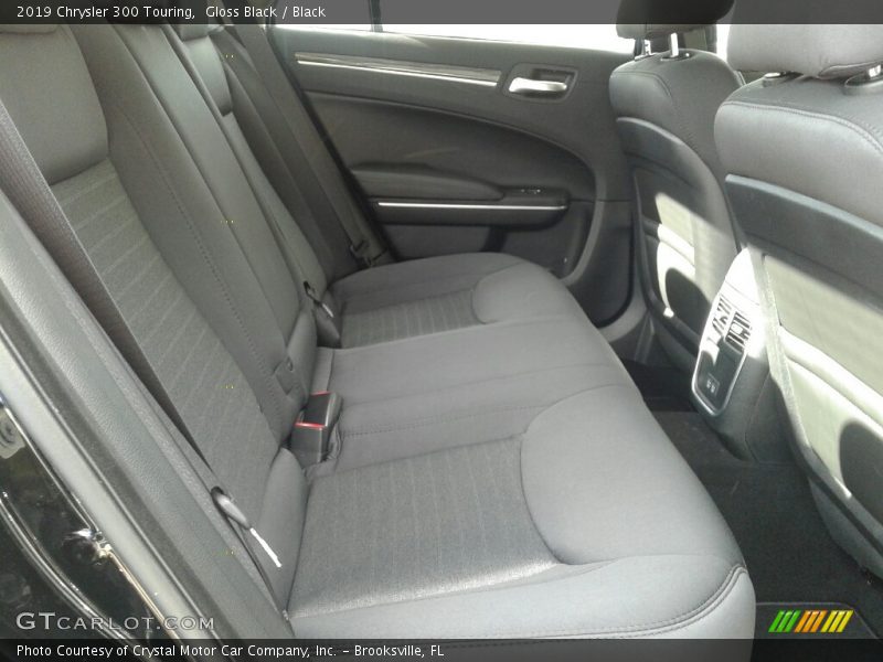 Gloss Black / Black 2019 Chrysler 300 Touring