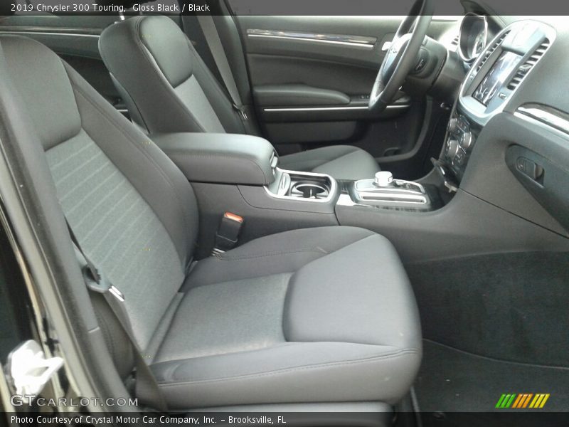 Gloss Black / Black 2019 Chrysler 300 Touring