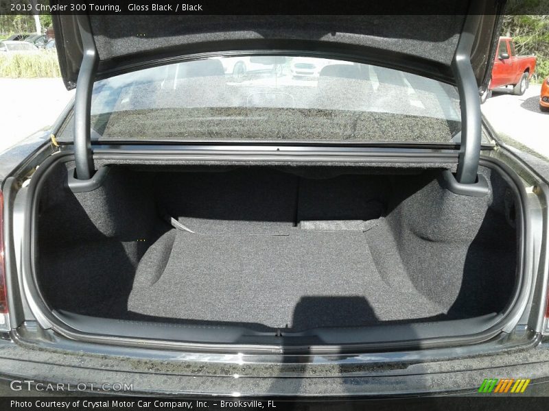 Gloss Black / Black 2019 Chrysler 300 Touring