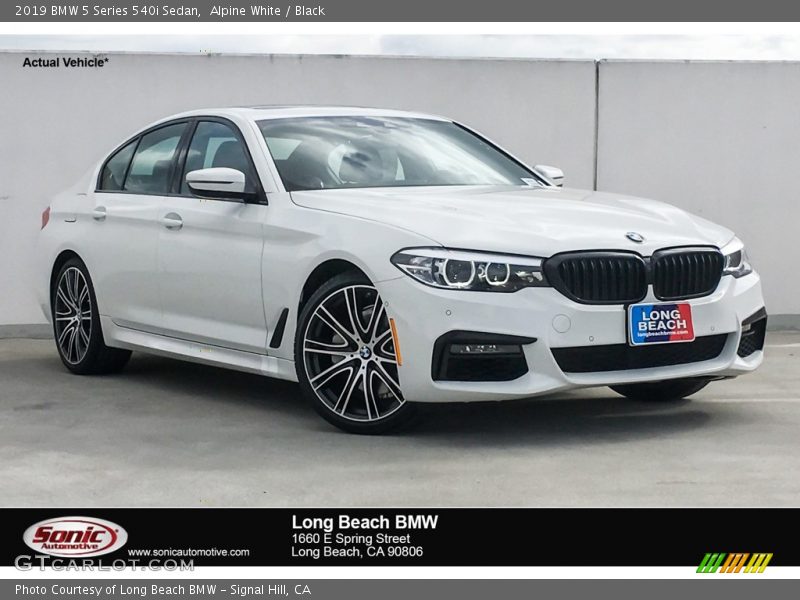 Alpine White / Black 2019 BMW 5 Series 540i Sedan
