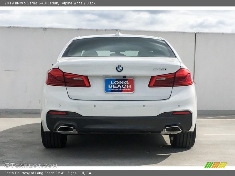 Alpine White / Black 2019 BMW 5 Series 540i Sedan