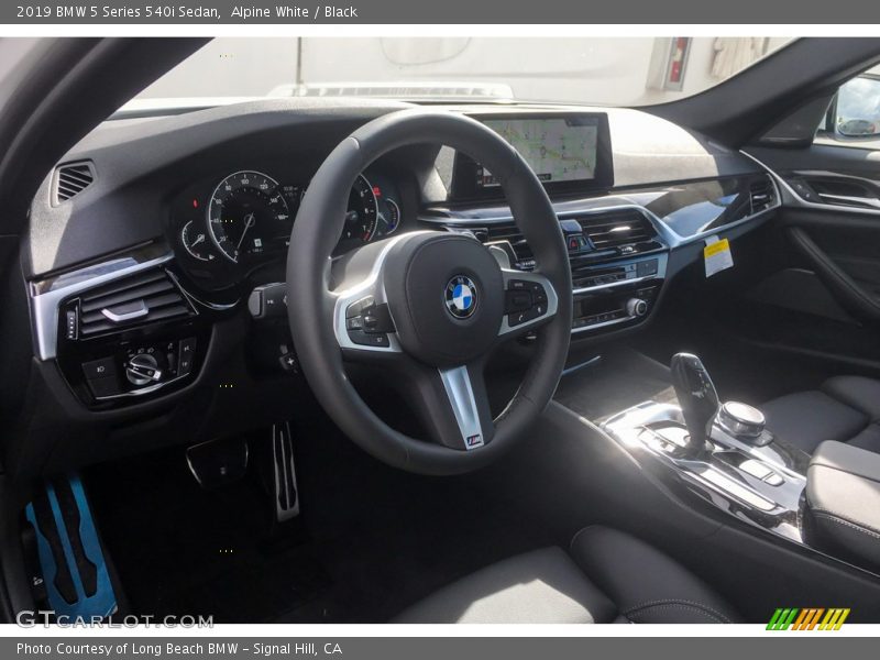 Alpine White / Black 2019 BMW 5 Series 540i Sedan