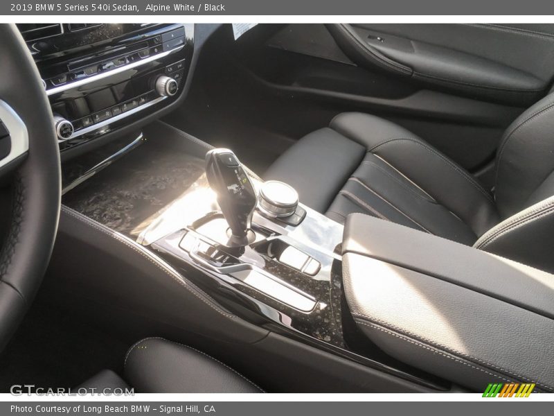 Alpine White / Black 2019 BMW 5 Series 540i Sedan