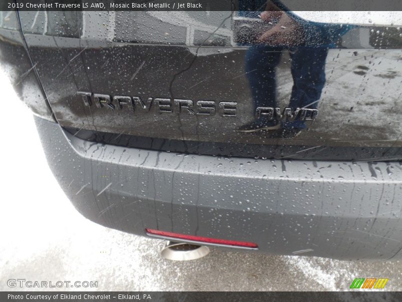 Mosaic Black Metallic / Jet Black 2019 Chevrolet Traverse LS AWD