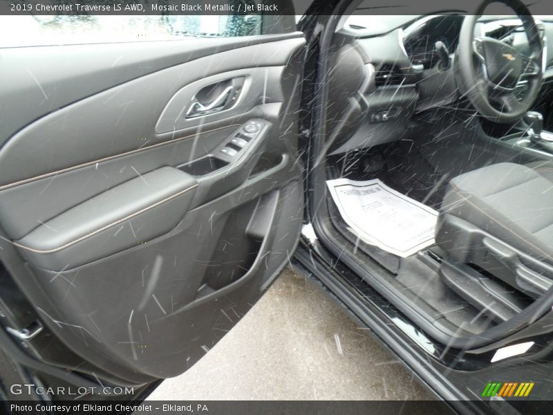 Mosaic Black Metallic / Jet Black 2019 Chevrolet Traverse LS AWD