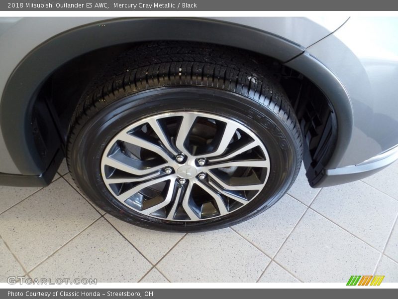 Mercury Gray Metallic / Black 2018 Mitsubishi Outlander ES AWC