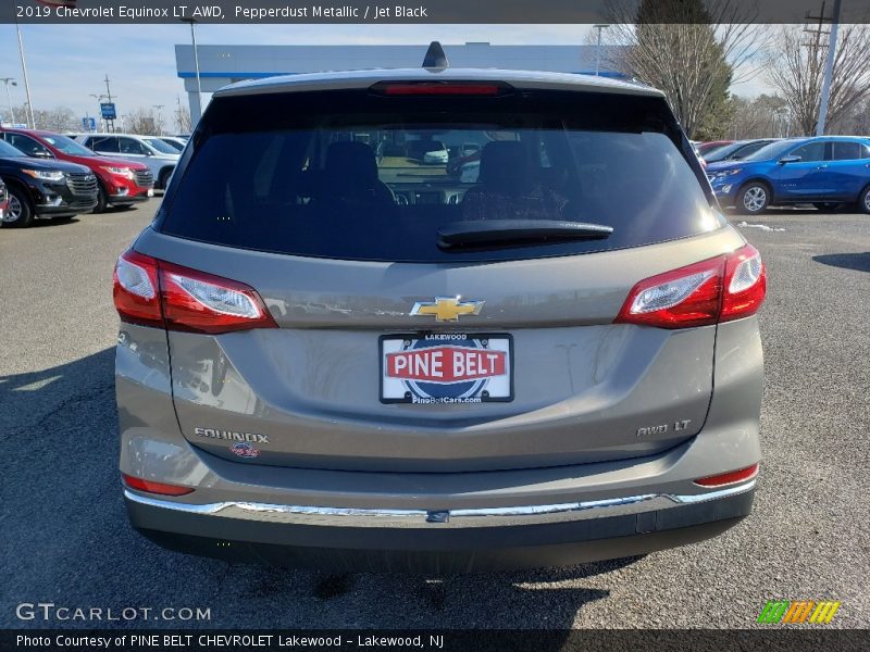 Pepperdust Metallic / Jet Black 2019 Chevrolet Equinox LT AWD