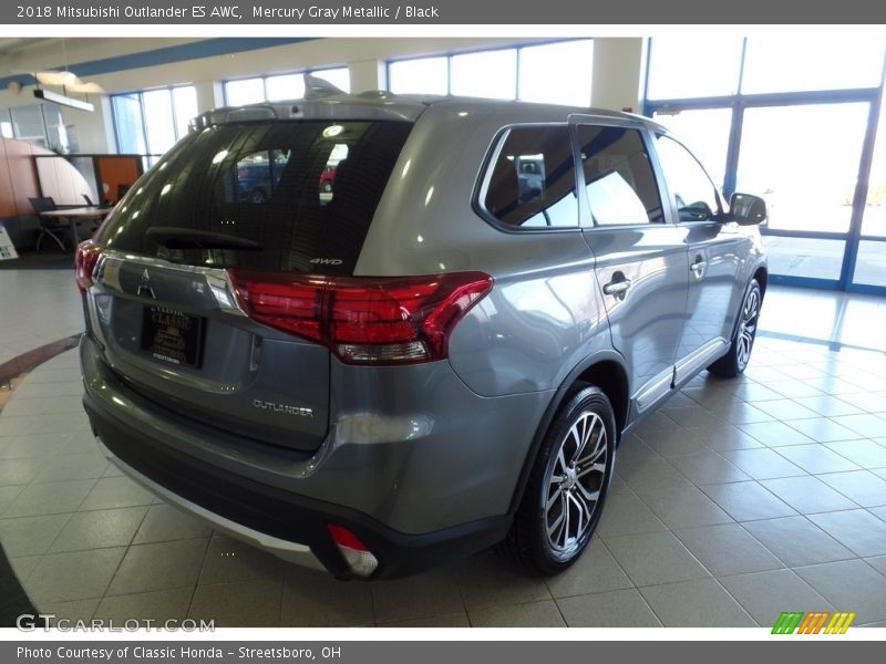 Mercury Gray Metallic / Black 2018 Mitsubishi Outlander ES AWC