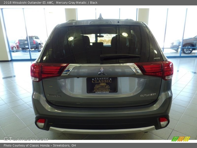 Mercury Gray Metallic / Black 2018 Mitsubishi Outlander ES AWC