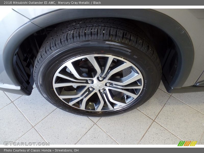 Mercury Gray Metallic / Black 2018 Mitsubishi Outlander ES AWC