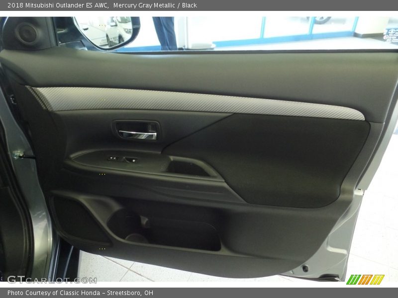 Mercury Gray Metallic / Black 2018 Mitsubishi Outlander ES AWC
