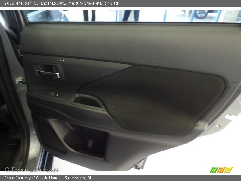 Mercury Gray Metallic / Black 2018 Mitsubishi Outlander ES AWC