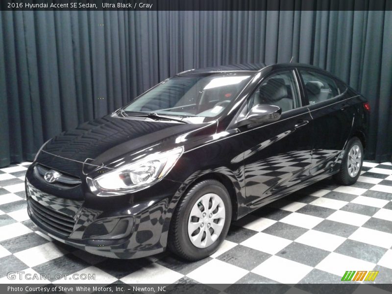 Ultra Black / Gray 2016 Hyundai Accent SE Sedan