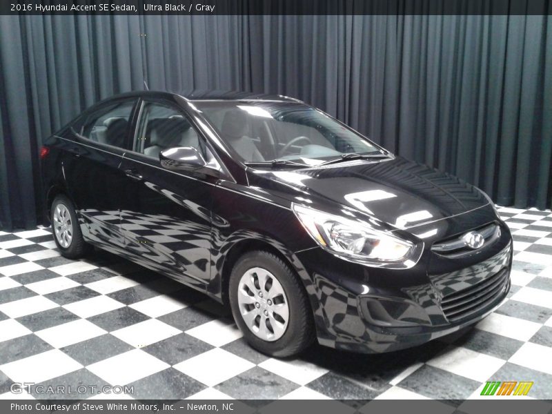 Ultra Black / Gray 2016 Hyundai Accent SE Sedan