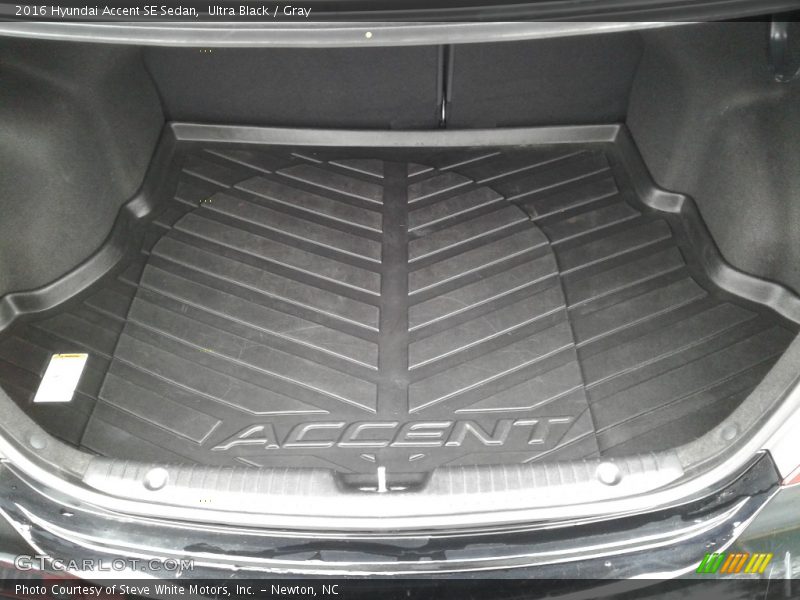 Ultra Black / Gray 2016 Hyundai Accent SE Sedan
