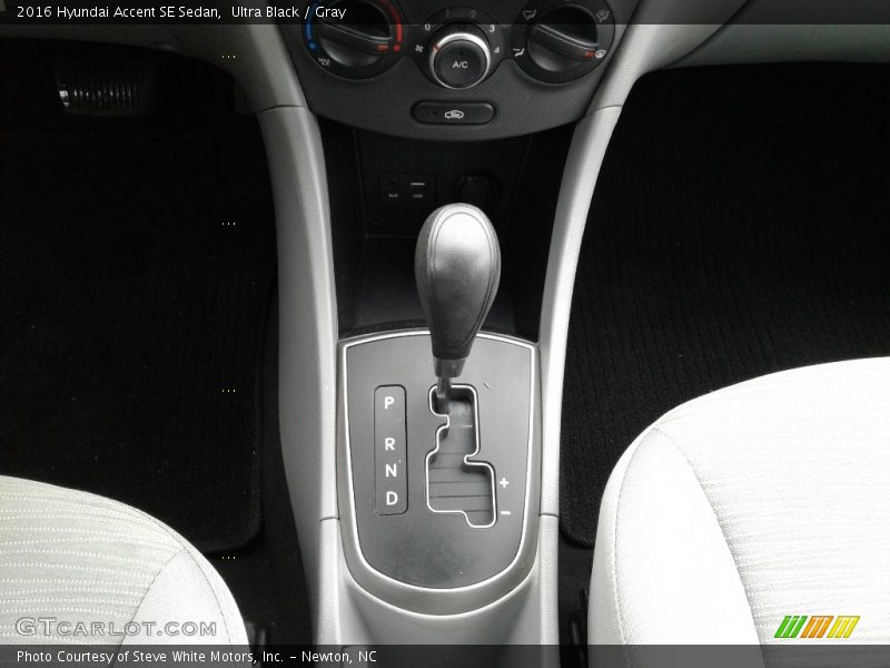 Ultra Black / Gray 2016 Hyundai Accent SE Sedan