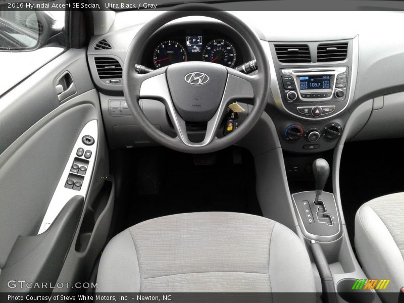Ultra Black / Gray 2016 Hyundai Accent SE Sedan
