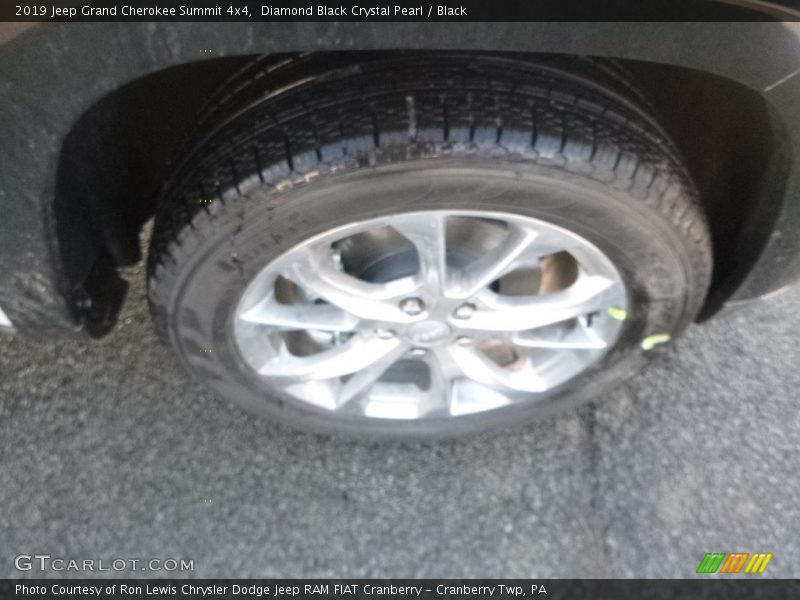 Diamond Black Crystal Pearl / Black 2019 Jeep Grand Cherokee Summit 4x4