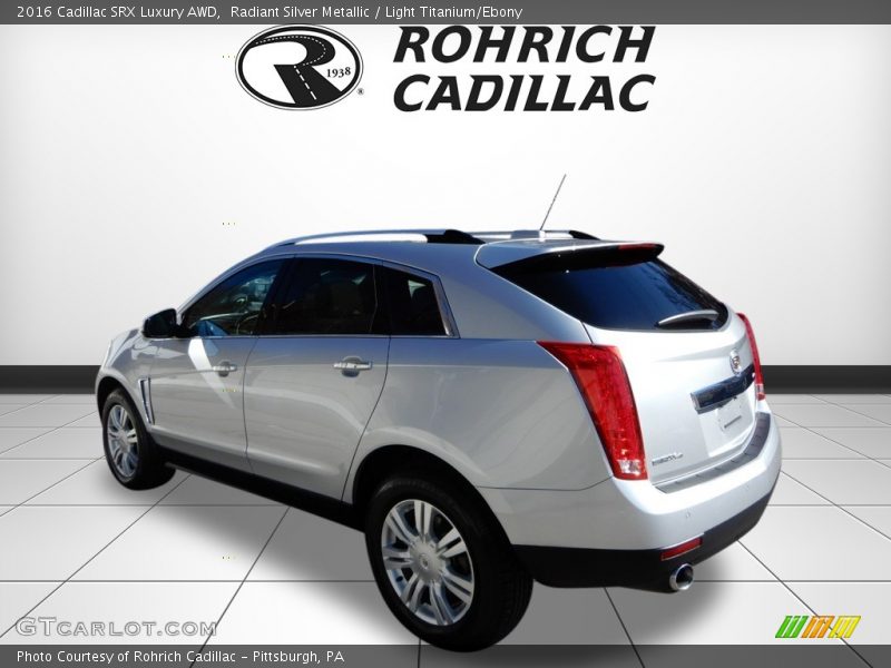 Radiant Silver Metallic / Light Titanium/Ebony 2016 Cadillac SRX Luxury AWD