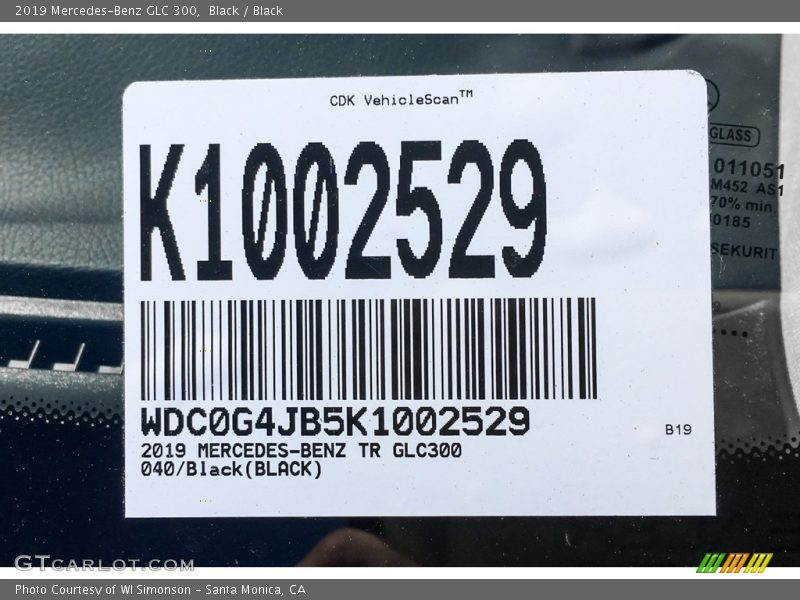 Black / Black 2019 Mercedes-Benz GLC 300