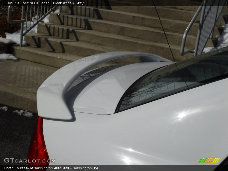 Clear White / Gray 2009 Kia Spectra EX Sedan