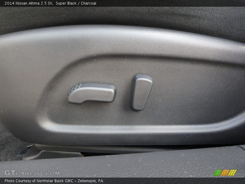 Super Black / Charcoal 2014 Nissan Altima 2.5 SV