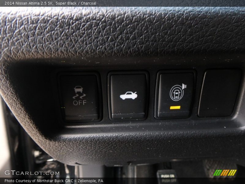 Super Black / Charcoal 2014 Nissan Altima 2.5 SV