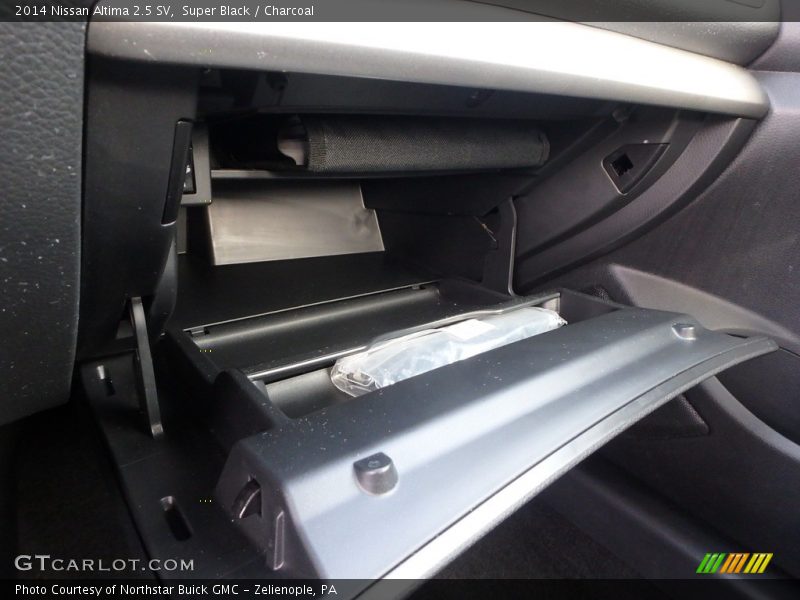 Super Black / Charcoal 2014 Nissan Altima 2.5 SV