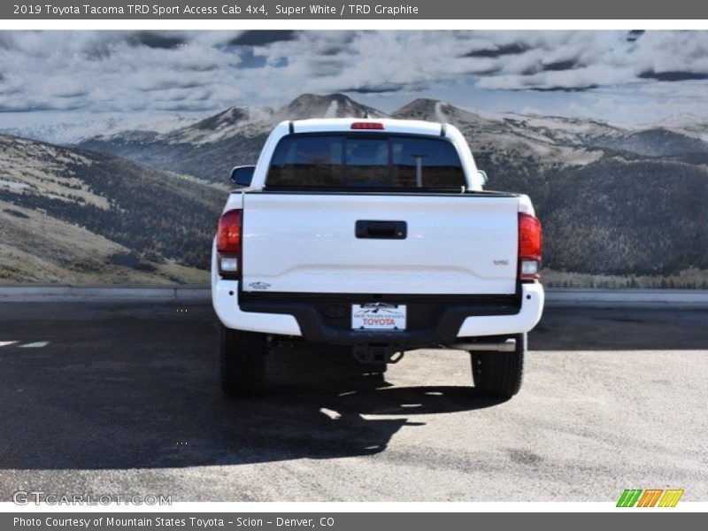 Super White / TRD Graphite 2019 Toyota Tacoma TRD Sport Access Cab 4x4