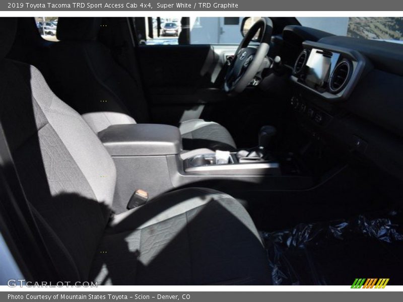 Super White / TRD Graphite 2019 Toyota Tacoma TRD Sport Access Cab 4x4