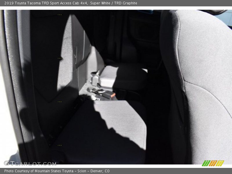 Super White / TRD Graphite 2019 Toyota Tacoma TRD Sport Access Cab 4x4