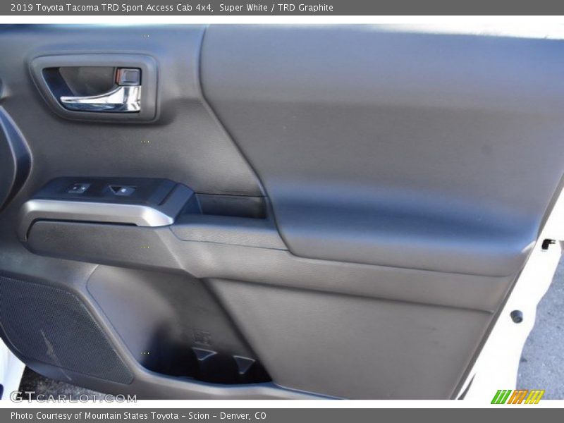 Super White / TRD Graphite 2019 Toyota Tacoma TRD Sport Access Cab 4x4