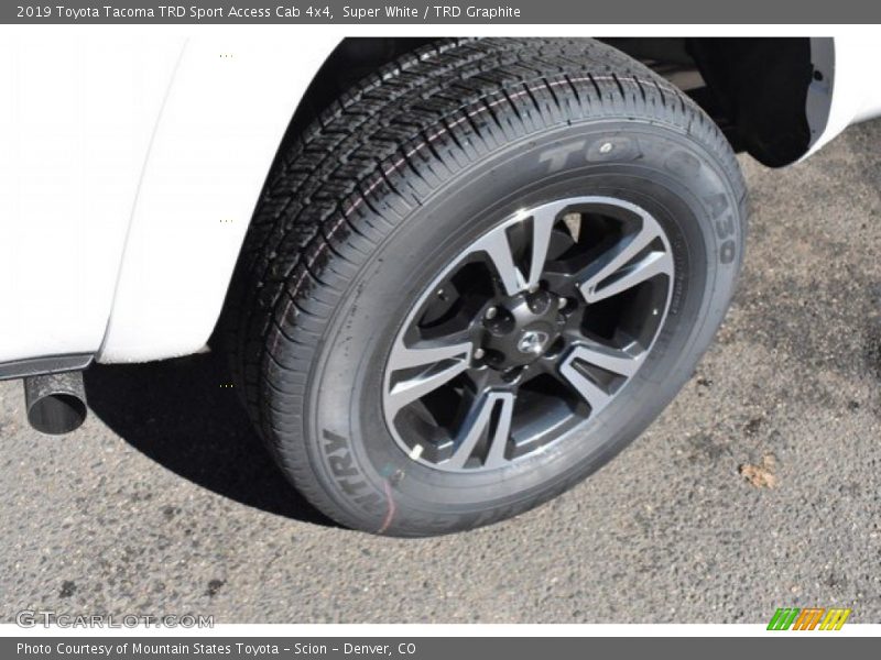 Super White / TRD Graphite 2019 Toyota Tacoma TRD Sport Access Cab 4x4