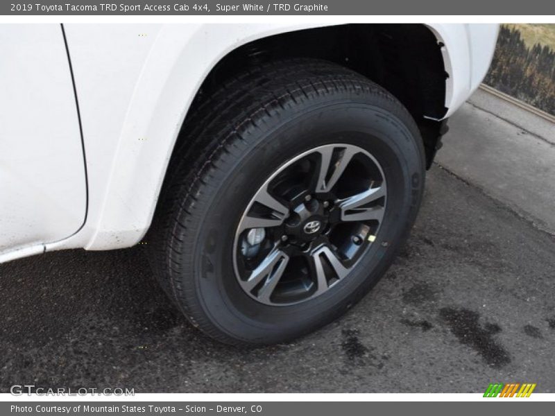 Super White / TRD Graphite 2019 Toyota Tacoma TRD Sport Access Cab 4x4