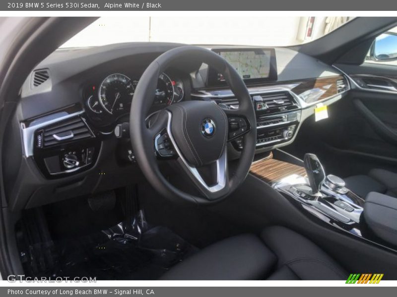 Alpine White / Black 2019 BMW 5 Series 530i Sedan