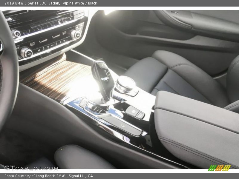 Alpine White / Black 2019 BMW 5 Series 530i Sedan