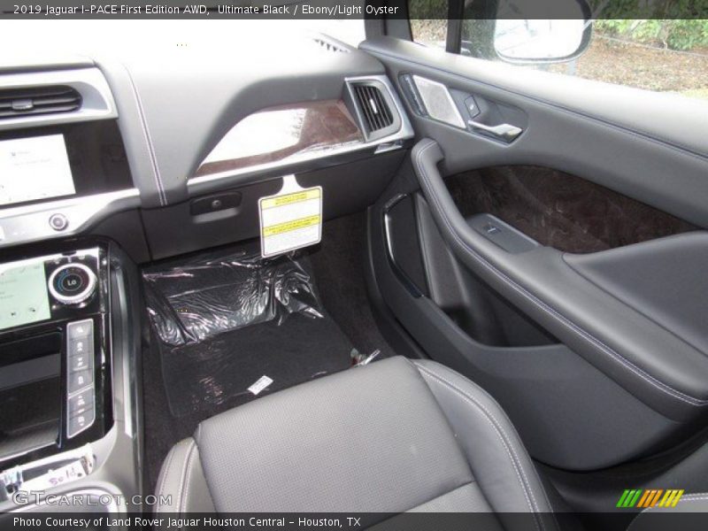 Ultimate Black / Ebony/Light Oyster 2019 Jaguar I-PACE First Edition AWD