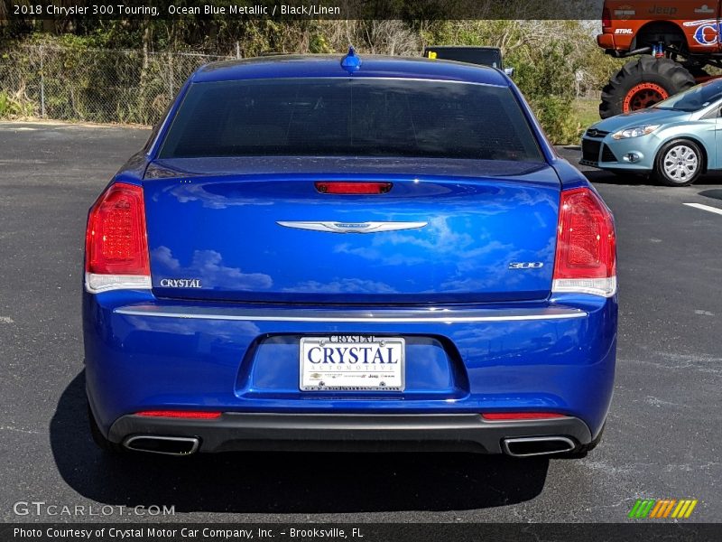 Ocean Blue Metallic / Black/Linen 2018 Chrysler 300 Touring