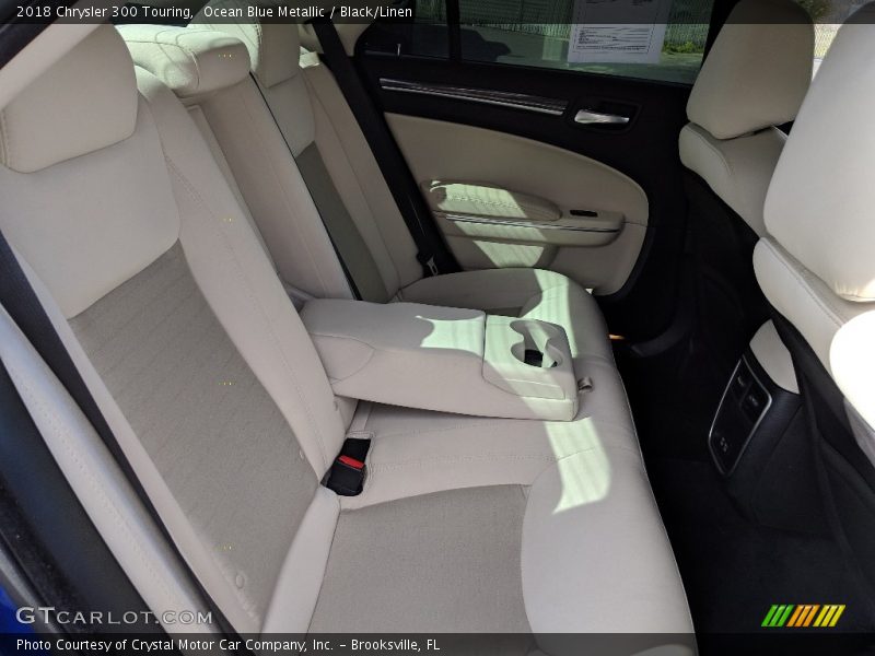 Ocean Blue Metallic / Black/Linen 2018 Chrysler 300 Touring