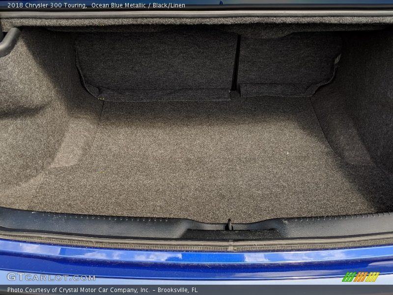 Ocean Blue Metallic / Black/Linen 2018 Chrysler 300 Touring