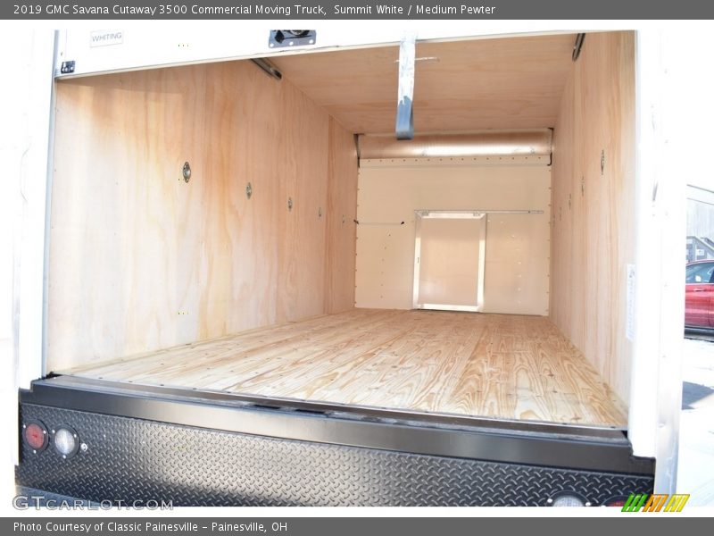 Summit White / Medium Pewter 2019 GMC Savana Cutaway 3500 Commercial Moving Truck