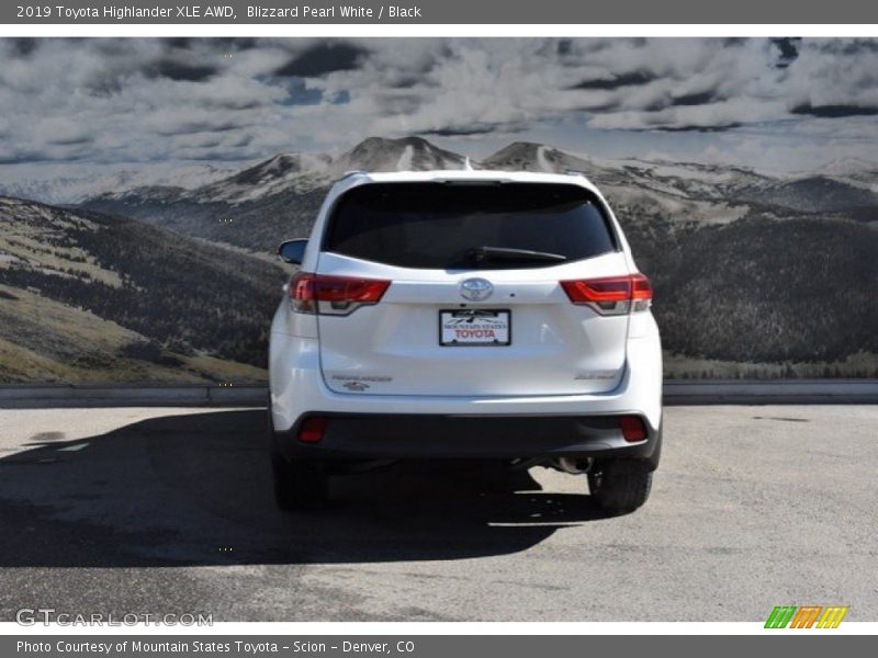 Blizzard Pearl White / Black 2019 Toyota Highlander XLE AWD