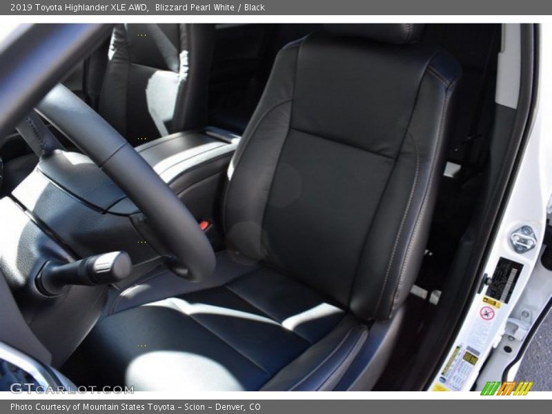 Blizzard Pearl White / Black 2019 Toyota Highlander XLE AWD