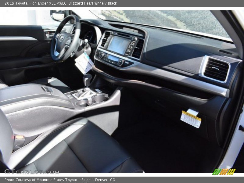 Blizzard Pearl White / Black 2019 Toyota Highlander XLE AWD