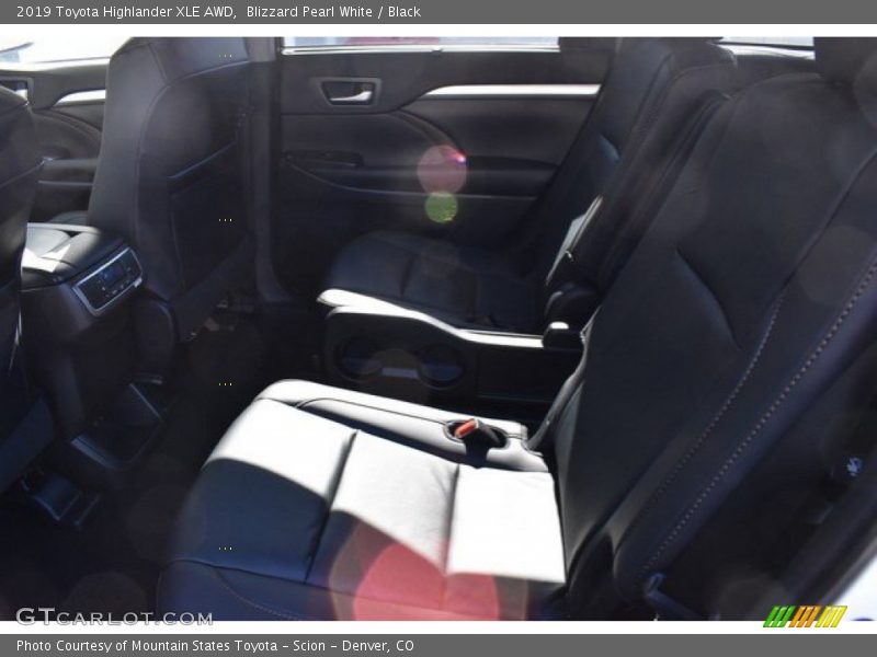 Blizzard Pearl White / Black 2019 Toyota Highlander XLE AWD