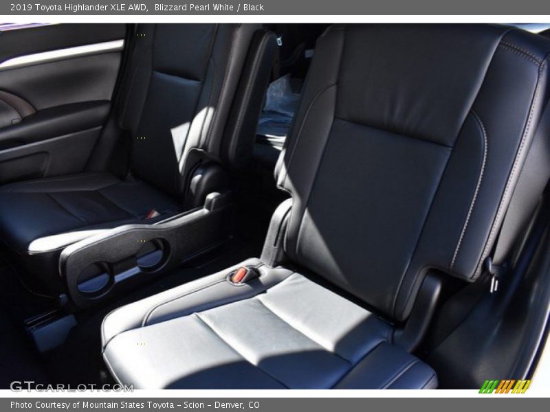 Blizzard Pearl White / Black 2019 Toyota Highlander XLE AWD