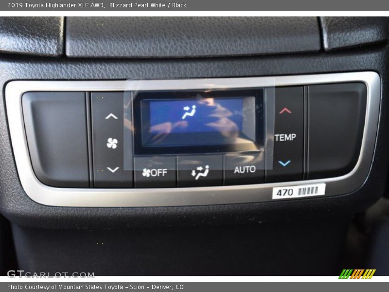Blizzard Pearl White / Black 2019 Toyota Highlander XLE AWD